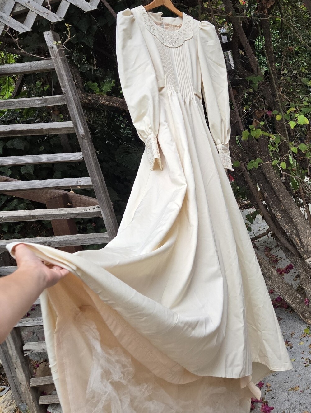 Vintage 70s Bohemian Cream Long Sleeve Bridal Gown